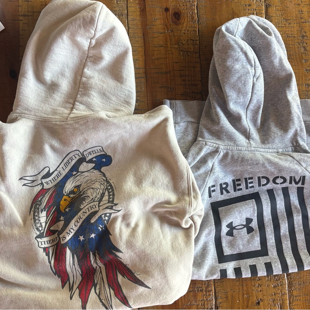 Grunt Style Cream and Under Armour Gray Hoodie Duo Men Small